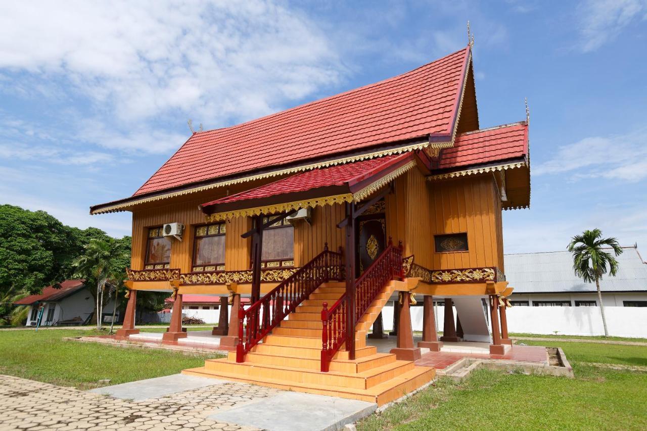 Amaris Hotel Muara Bungo - Jambi Exterior photo